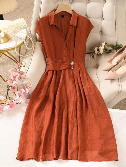 Omancia 女士春夏优雅时尚奢华简约休闲波西米亚风度假/工作装舒适纯色吊带衬衫领开襟弹力腰中长连衣裙，饰有金属扣装饰