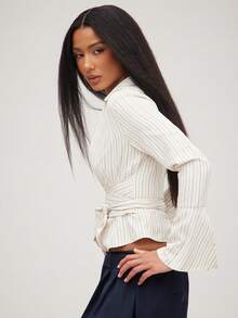 NYA SZN 系带裹身条纹喇叭袖上衣 - 杏色 - 查看 5