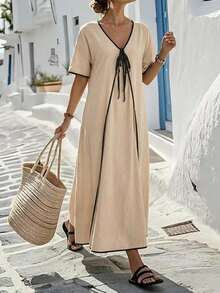 SHEIN Holidaya 女士休闲宽松纯棉V领撞色口袋连衣裙，适合度假穿着 - 杏色 - 查看 1
