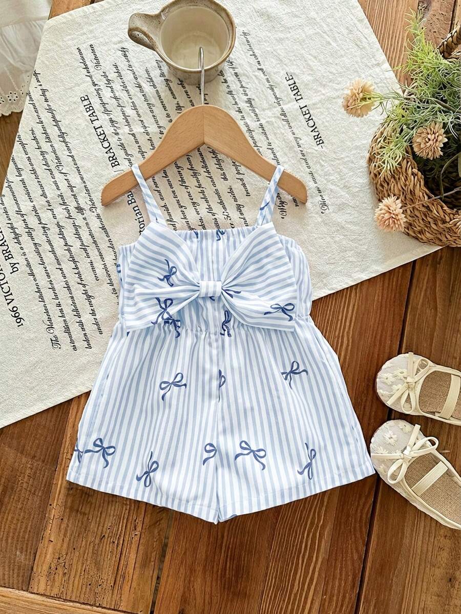 SHEIN LMoss Kids 一件式可爱女婴连体衣:休闲、简约、可爱的条纹连体衣,饰有通体印花和蝴蝶结。适合生日派对、晚宴、演出、婚礼、洗礼、开幕式、日常穿着、上学、郊游以及秋冬季节。 - 藍色 - 查看 1