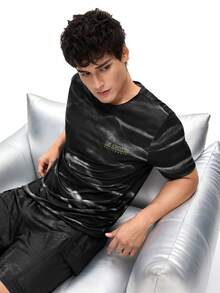 Top de pijama casual para hombre con texto en inglés impreso que se asemeja a un patrón de cebra - Negro - Ver 1