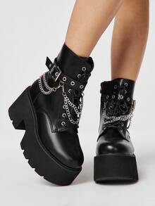 ROMWE Grunge Punk Giày bốt cổ ngắn đế cao buộc dây phong cách punk đường phố dành cho nữ, mang hơi hướng thẩm mỹ tối màu, gợi cảm và cá tính với dây xích kim loại có khóa điều chỉnh, khóa kéo bên hông tiện lợi, hoàn hảo cho các câu lạc bộ đêm, lễ hội, tiệc tùng và các lễ hội âm nhạc. - màu đen - Xem 1