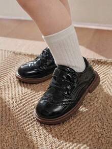 Cozy Pixies 1双经典黑色牛津鞋，时尚百搭的平底鞋，适合幼儿男女童穿着，可用于婚礼、返校、派对等各种场合，四季皆宜。 - 黑色 - 查看 2