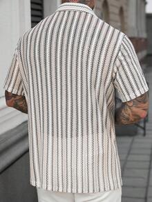 Manfinity Homme Áo sơ mi nam tay ngắn dệt kim kẻ sọc kaki, kiểu dáng thường ngày, thích hợp cho kỳ nghỉ. - Màu Khaki - Xem 2