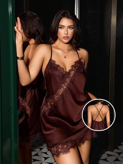 SHEIN ชุดเดรสสลิปคอวีลึกเซ็กซี่สำหรับผู้หญิงพลัสไซส์, ชุดนอนเย้ายวนใจลายลูกไม้ปะติดกลวง