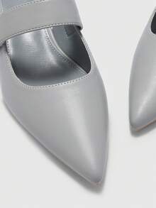 CUCCOO BIZCHIC 浅蓝色清新经典简约方扣舒适通勤时尚尖头后跟透气厚底鞋 - 淺藍色 - 查看 8