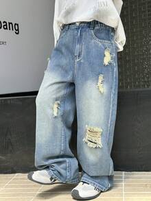 Quần jeans ống đứng rách vintage dành cho bé trai tuổi teen, phong cách đường phố năng động, thoải mái, phù hợp với học sinh! Chất liệu denim xanh bạc màu, thoải mái, thiết kế rách tạo điểm nhấn cá tính, cạp cao co giãn + khóa kéo phía trước, tiện lợi khi mặc và cởi, dáng ống thẳng tôn dáng, giúp đôi chân trông dài hơn. Thích hợp cho các hoạt động hàng ngày, đi học, mùa tựu trường, du lịch và dạo phố, bạn sẽ là người nổi bật nhất trên phố! - Rửa nhẹ - Xem 1