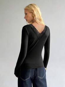 TRNVIE 1件女士简约V领蕾丝拼接长袖紧身T恤，白色，百搭圣诞及冬季春季蕾丝边上衣蕾丝内搭长袖女士休闲装女式长袖上衣批发服装 - 黑色 - 查看 2