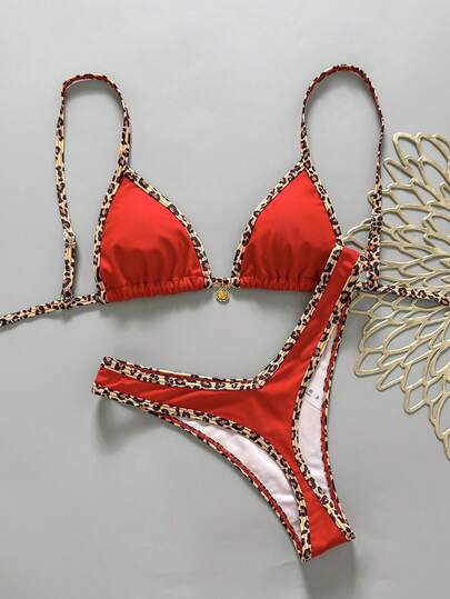 Swim Vcay Set de 2 piezas de bikini de verano para mujer con estampado aleatorio, cuello halter y tirantes finos con decoración metálica