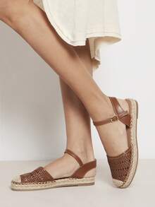 Solezae Women's Fashion Casual Comfy Round Toe Espadrilles - Maroon - View 2