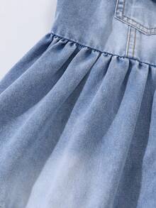Đầm hai dây denim cho bé gái tuổi teen, kiểu dáng Hàn Quốc mới, đa năng, màu trắng, nơ trang trí, cài cúc phía trước, chân váy xếp tầng, chất liệu denim cotton cao cấp, thoải mái, thích hợp mặc hàng ngày đến trường, đi nghỉ mát, đầm denim mùa hè cho trẻ em, đầm hai dây cho bé gái. - Rửa nhẹ - Xem 8