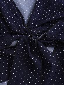 SHEIN Unity 复古藏蓝色波点V领蝴蝶结露背无袖休闲度假百搭春夏新款女式衬衫 - 藏蓝色 - 查看 6