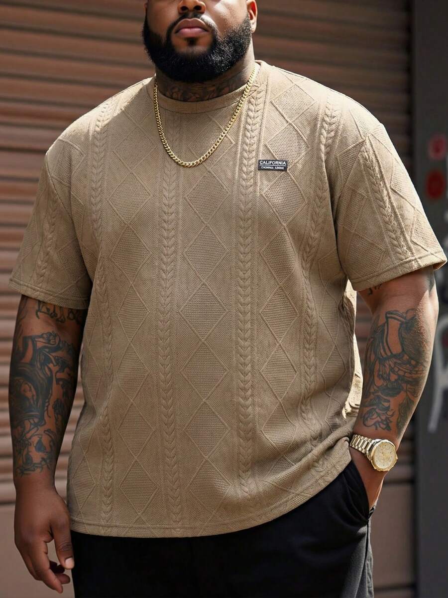 Manfinity Homme Camiseta casual de manga corta con estampado de letra California, cuello redondo, para hombres de talla grande, para ocasiones informales - Caqui - Ver 1