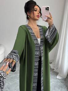 Yasmyna Women's Patchwork Print Long Sleeve Loose Arabic Abaya - Green - View 3