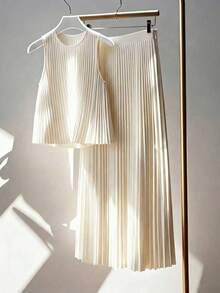 Franclia Set de 2 piezas de top sin mangas de unicolor con pliegues y falda para mujeres - Blanco - Ver 1