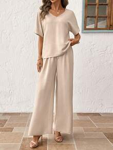 SHEIN Clasi Bộ đồ nữ thanh lịch gồm áo kiểu cổ chữ V và quần ống rộng in họa tiết lá cây. - Màu be - Xem 5