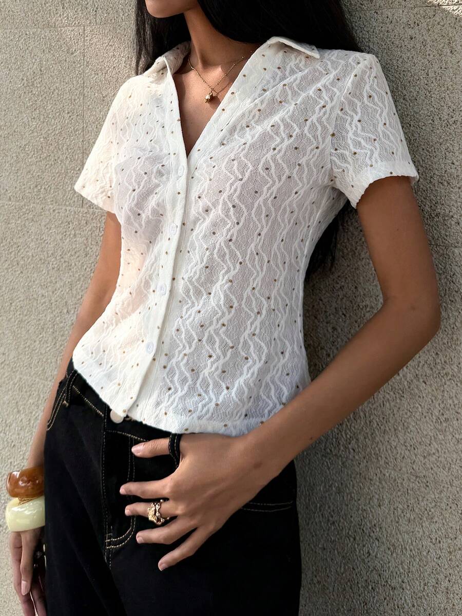 FavEase 女士休闲通勤衬衫，收腰设计，纹理针织面料，波点图案 - 杏色 - 查看 1