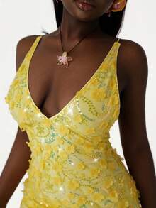 Amplova Party Decal Backless Deep V Sexy Mini Bodycon Dress - Yellow - View 4
