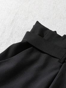 SHEIN PETITE CURVE 大码女式蕾丝边优雅腰带配金属扣短裤 - 黑色 - 查看 5