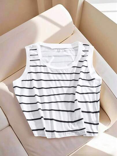 SHEIN CURVE+ Plus Size Striped Casual Round Neck Camisole And Tank Top For Women