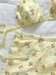 Swim Mod 女士夏季花卉镂空面料挂脖三角杯珍珠装饰泳衣套装，配系带泳裤 - 黃色 - 查看 6