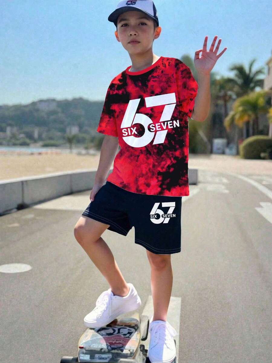 Fantacosmos 一套男童红黑扎染“67”数字字母印花短袖T恤和短裤套装，适合日常穿着、运动、春夏穿着，吸睛之选 - 彩色 - 查看 1