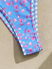 Swim Mod Bộ đồ bơi hai mảnh phối họa tiết hoa lá tương phản kiểu Âu và Mỹ, kiểu dáng thong buộc dây bên hông, màu vàng hoa nhí phối tua rua, bikini nâng ngực gợi cảm, thích hợp cho bãi biển, spa và tiệc sinh nhật. - Nhiều màu - Xem 6