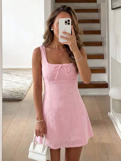 SHEIN LUNE White Texture Fabric Sleeveless Wrap Chest Mini Dress For Women, Suitable For Romantic Countryside Dates And Vacation In Spring/Summer Vacation Dress