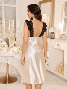 SHEIN 1 chiếc váy ngủ dài cổ chữ V hai dây dành cho nữ, chất liệu satin và ren thanh lịch, phù hợp cho mọi mùa, thích hợp mặc trong các dịp trang trọng, đám cưới, dạ hội, hoặc các sự kiện trang trọng khác. - Rượu sâm banh - Xem 2