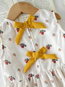 SHEIN 2pcs/Set Young Girl Ditsy Floral Sleeveless Tank Top & Loose Casual Pants Set - Apricot - View 8