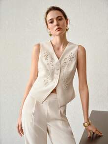 MOTF PREMIUM 女士春季新品优雅简约无袖镂空刺绣背心西装外套 - 米色 - 查看 7