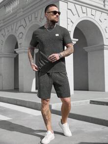 Manfinity CasualCool 男士休闲字母印花T恤短裤套装，夏季 - 深灰色 - 查看 7