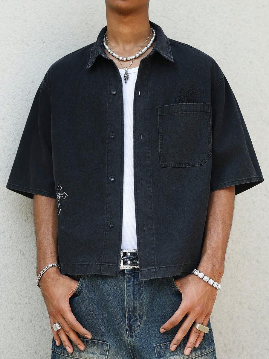 Manfinity EMRG Men's Casual Street Style Embroidered Loose Denim Short Sleeve Shirt - Black - View 1