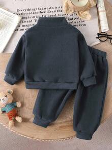 SHEIN Playful Pals 2 件装男婴字母印花长袖拉链运动衫和休闲运动裤套装，休闲秋季服装 - 灰色 - 查看 2