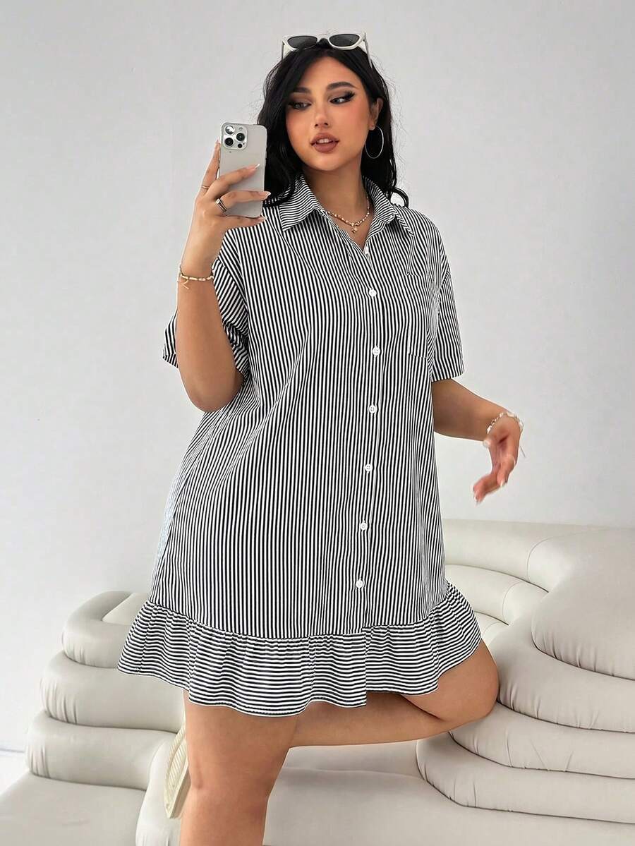 Solflare Vestido casual holgado de manga corta con volantes en el bajo y empalmado, a rayas azul marino y blanco, adecuado para ir al trabajo, volver al colegio, uso diario casual, citas, salidas - Blanco y Negro - Ver 1