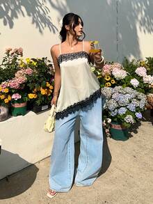 GalTyme 2026春夏新款休闲外出日常穿着派对约会生日音乐节返校通勤度假情人节新年多场合可穿缎面蕾丝拼接宽松不对称香槟色大码吊带背心 - 黑與白 - 查看 3