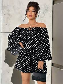 Easura Bộ jumpsuit nữ cỡ lớn với tay áo loe rộng, viền bèo nhún trễ vai, thiết kế buộc dây. Chất liệu vải chấm bi nhẹ, thoải mái, thích hợp cho kỳ nghỉ, bãi biển, dạo phố, tiệc tùng, trà chiều. Màu đen chấm bi trắng. - Đen và trắng - Xem 4