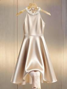 Franclia 优雅通勤圆领无袖醋酸纤维串珠后背系带修身休闲派对连衣裙（女款） - 杏色 - 查看 3