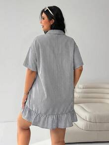 Solflare Vestido casual holgado de manga corta con volantes en el bajo y empalmado, a rayas azul marino y blanco, adecuado para ir al trabajo, volver al colegio, uso diario casual, citas, salidas - Blanco y Negro - Ver 2