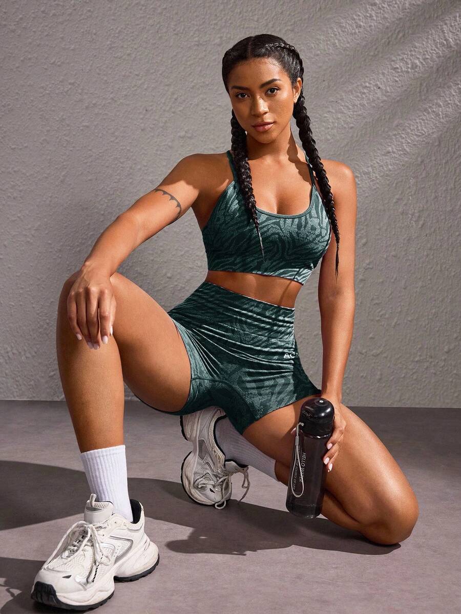 Powerista 女士简约时尚运动文胸短裤套装，休闲日常穿着