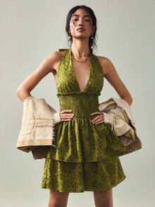 SoleilVie Gaun Pendek Wanita Tanpa Lengan Model Halter Warna Hijau Army, Model A-Line, Terbuat dari Kain Tenun dengan Detail Kerutan dan Hem Berlapis - Hijau Tentara - View 4