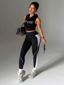 With My Calm 女士字母印花抽绳连帽露脐背心和高腰紧身裤运动套装 - 黑與白 - 查看 3