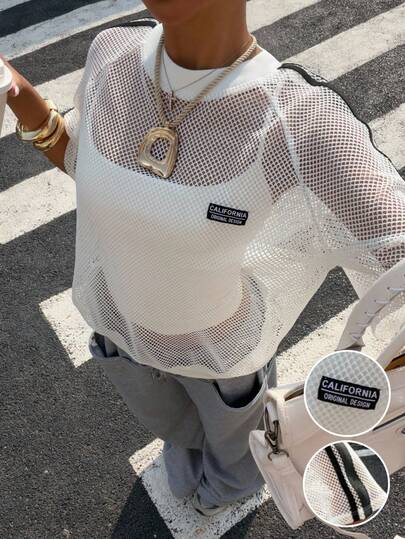 Muchica 女士休闲时尚街头风日常通勤字母图案撞色条纹侧边透视网纱拼接上衣，夏季