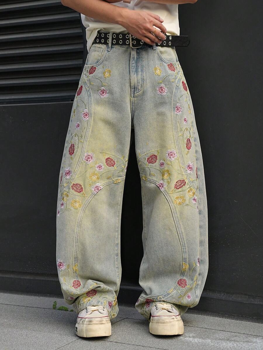 Manfinity EMRG Men's Casual Street Style Embroidered Distressed Flared Leg Blue Jeans - Light Wash - View 1