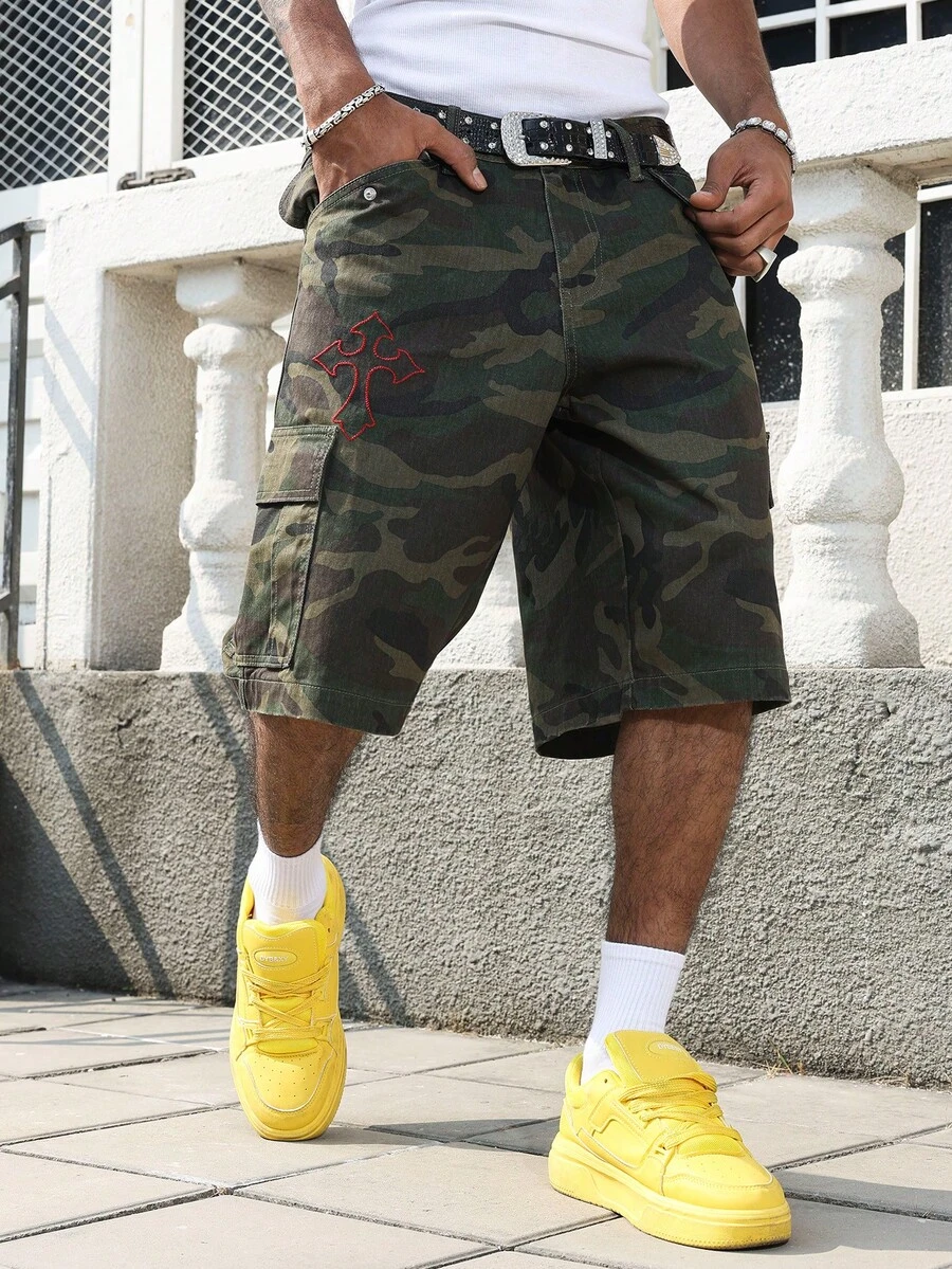 Manfinity EMRG 男士休闲街头风刺绣多口袋迷彩牛仔短裤 - 軍綠色 - 查看 1