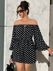 Easura Bộ jumpsuit nữ cỡ lớn với tay áo loe rộng, viền bèo nhún trễ vai, thiết kế buộc dây. Chất liệu vải chấm bi nhẹ, thoải mái, thích hợp cho kỳ nghỉ, bãi biển, dạo phố, tiệc tùng, trà chiều. Màu đen chấm bi trắng. - Đen và trắng - Xem 5