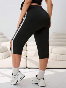 SHEIN EZwear Spring/Summer New Casual Everyday Wear, Party, Music Festival, Back To School, Graduation, Vacation, Streetwear, Home Leisure, Shopping, City Stroll, Yoga, Sports, Running, Fitness, Multi-Occasion White Bodycon Black Elastic Knit Fabric Capri Pants, Flared Hem, Plus Size - Black - View 2