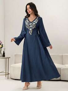 Đầm xòe kiểu Ả Rập thắt eo, thêu và đính cườm cầu kỳ dành cho nữ. - Xanh đậm - Xem 4