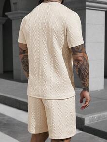 Manfinity CasualCool 男士圆领短袖T恤和抽绳腰带口袋短裤休闲日常穿搭；男士针织套装；奶油色男士套装；男士两件套；夏季男士两件套休闲短裤套装；钩针男士短裤套装；复古风格，适合日常休闲、周末旅行、户外活动、探险旅行、轻松的工作环境或半正式场合、送给男友/丈夫的礼物、周年纪念/生日礼物、派对、夏季假期、婚礼、春夏男士邮轮套装、游艇套装、沙滩套装 - 杏色 - 查看 2