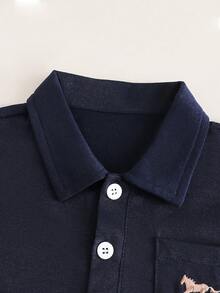 Bubblio Bộ 2 món đồ chơi trẻ em trai họa tiết ngựa hoạt hình dễ thương gồm áo polo và quần short kaki, thích hợp cho đi học, dã ngoại, đi biển, sinh nhật, mùa xuân/hè/thu. - Màu xanh hải quân - Xem 5